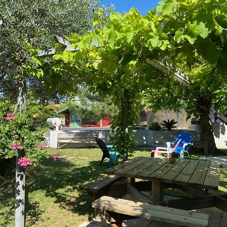 Chambre D'Hotes Le Cypres Bleu Roussillon  Екстер'єр фото