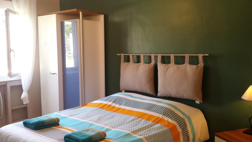 Chambre D'Hotes Le Cypres Bleu Roussillon  Екстер'єр фото