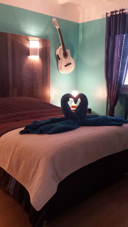 Chambre D'Hotes Le Cypres Bleu Roussillon  Екстер'єр фото