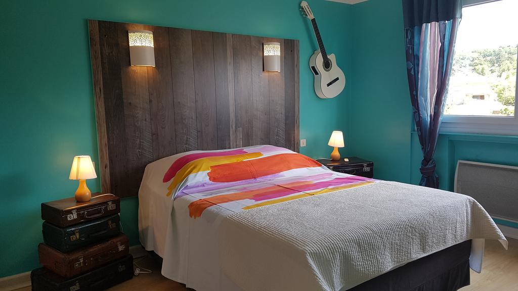 Chambre D'Hotes Le Cypres Bleu Roussillon  Екстер'єр фото