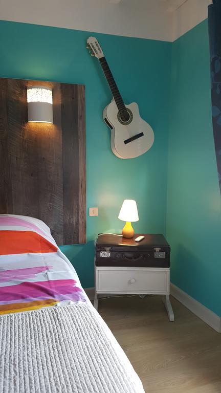 Chambre D'Hotes Le Cypres Bleu Roussillon  Екстер'єр фото
